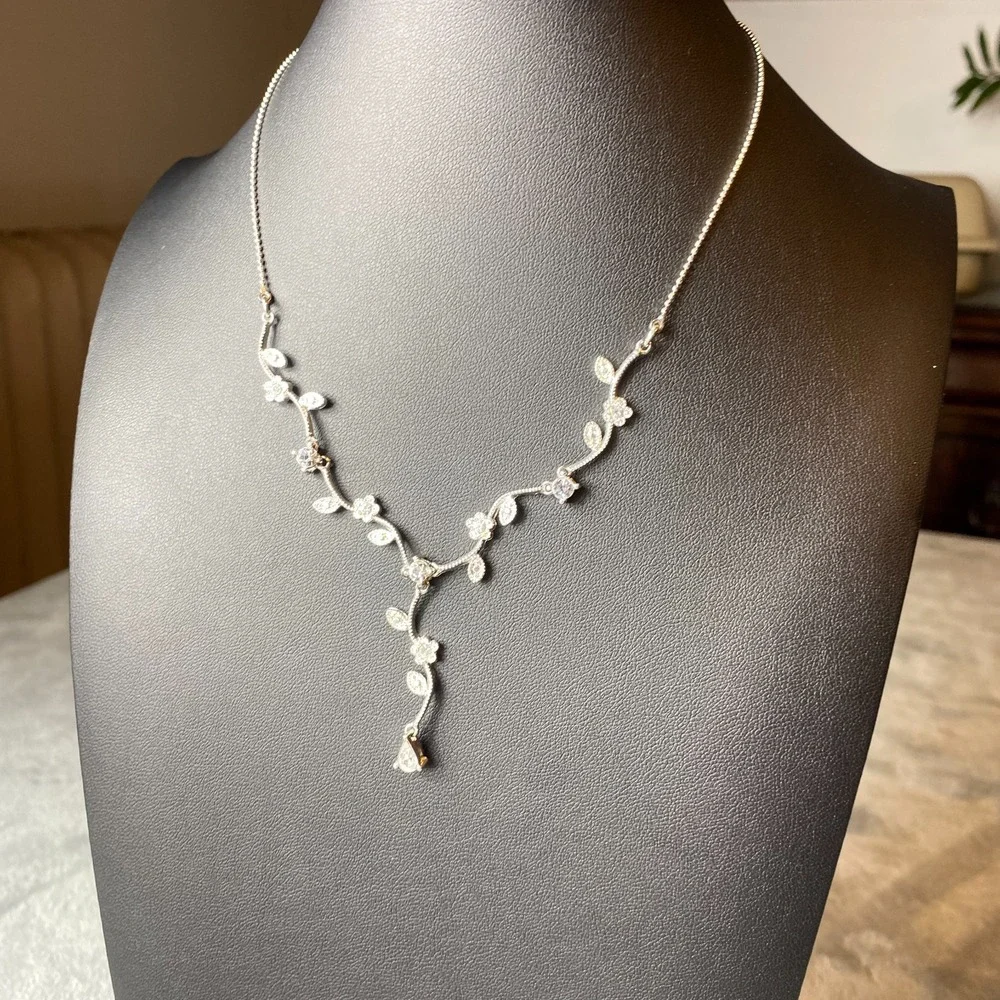 Vintage AVON Silvertone Vine Y-Necklace 18